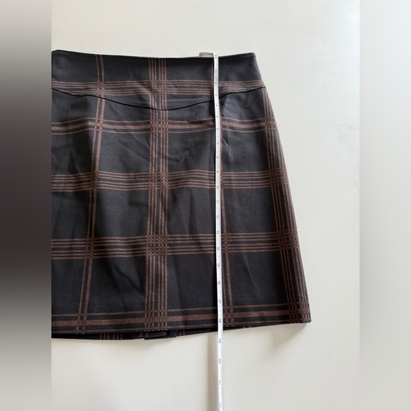 Halogen-Black and Brown-Plaid Mini Skirt-Fall-Classic-Preppy-Size S - Picture 8 of 10